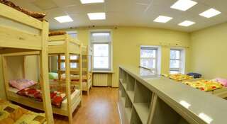Гостиница Хостел Вау Владимир Кровать в общем номере для мужчин и женщин с 18 кроватями-3